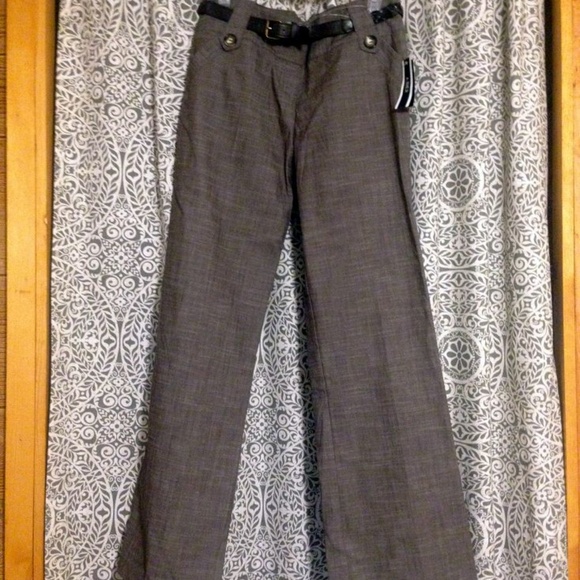 New A. Byer Slacks with belt, NWT size 9 - Picture 1 of 6